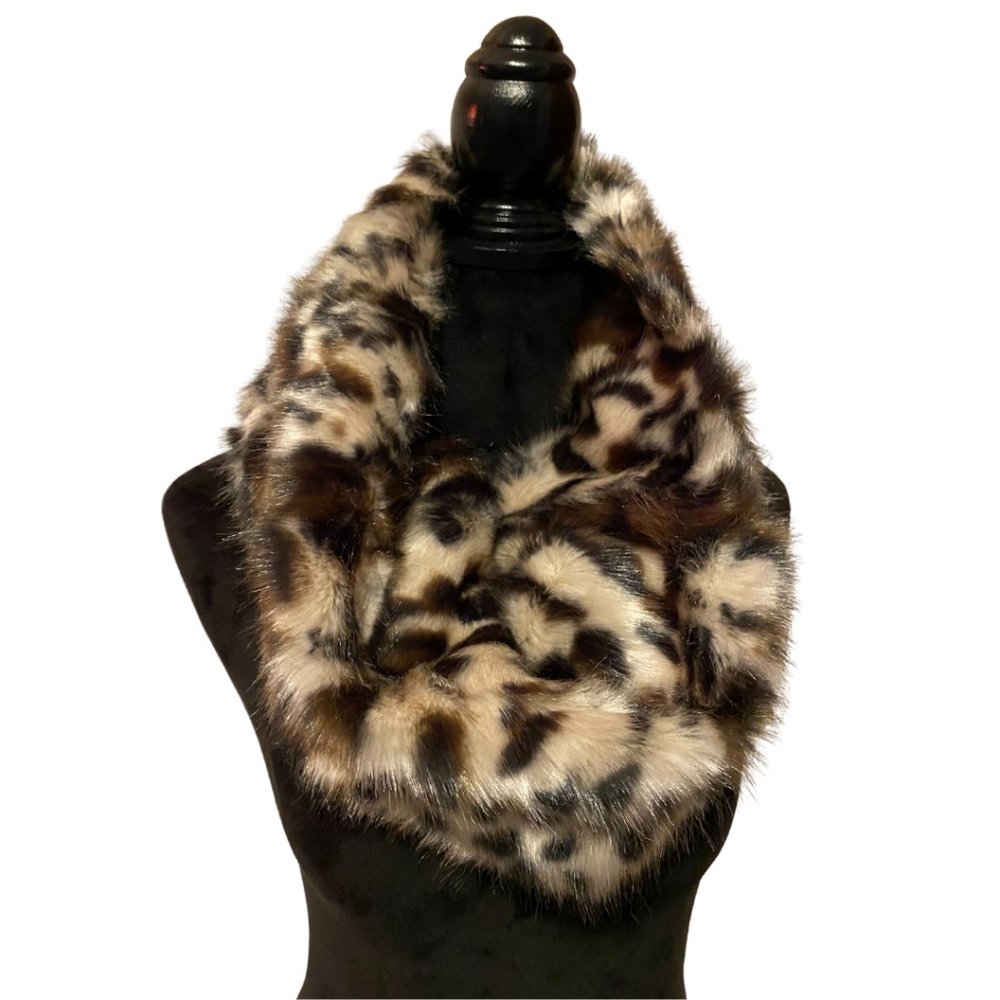 Soft Faux Fur Leopard Infinity Wrap Scarf